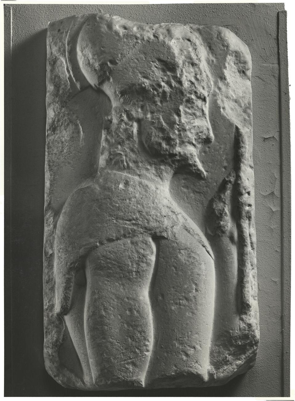 calco di scultura Frammento di stele funeraria con oplita 386 photo