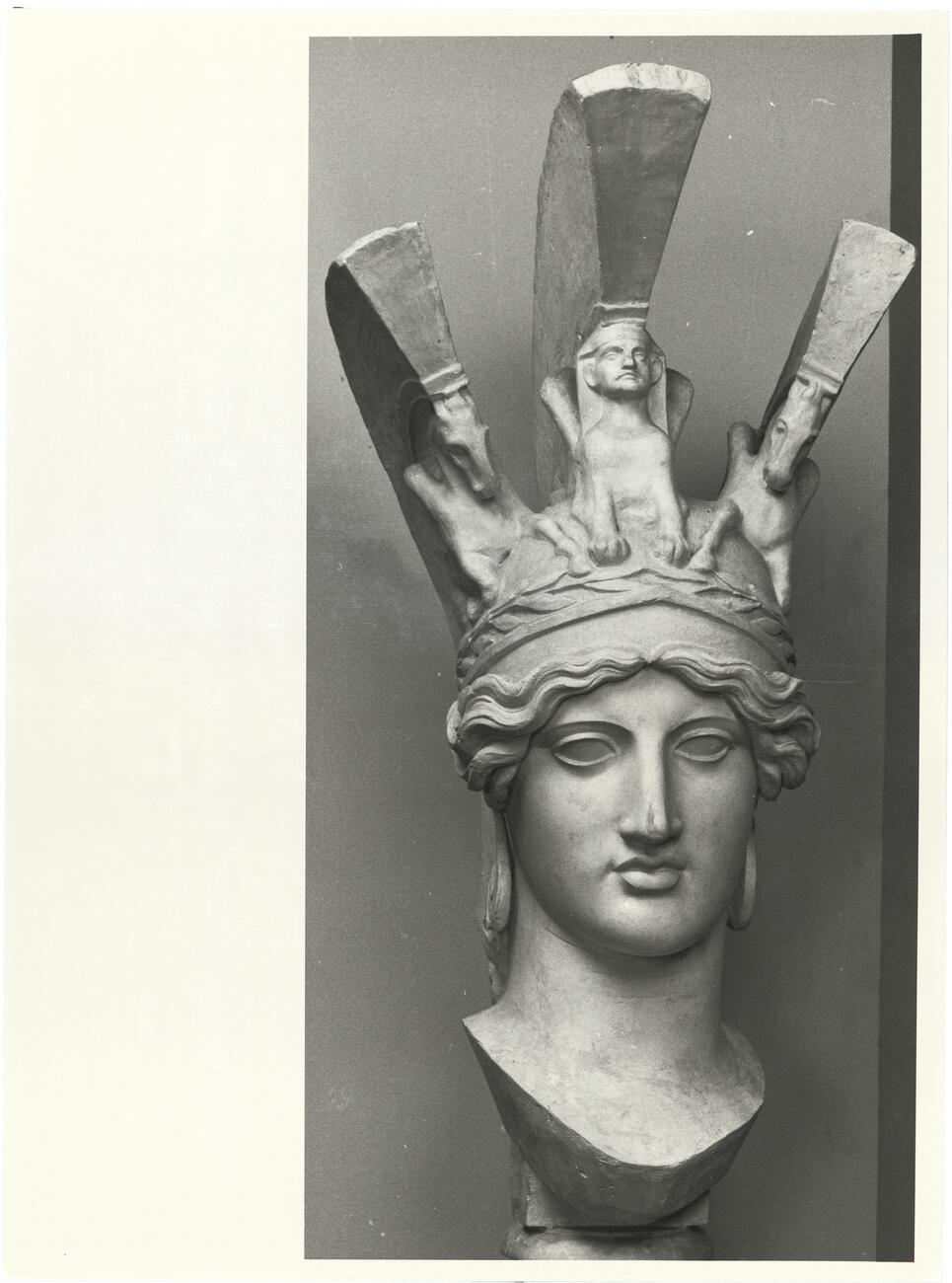 calco di scultura Testa di Athena Parthenos. Ricostruzione di W. Amelung 451 photo