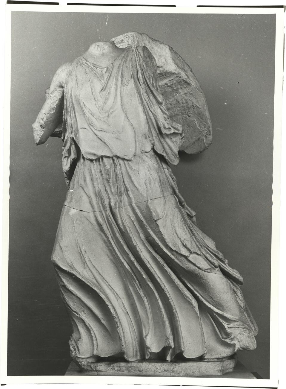 calco di scultura Iride, dal frontone Est del Partenone 527 photo