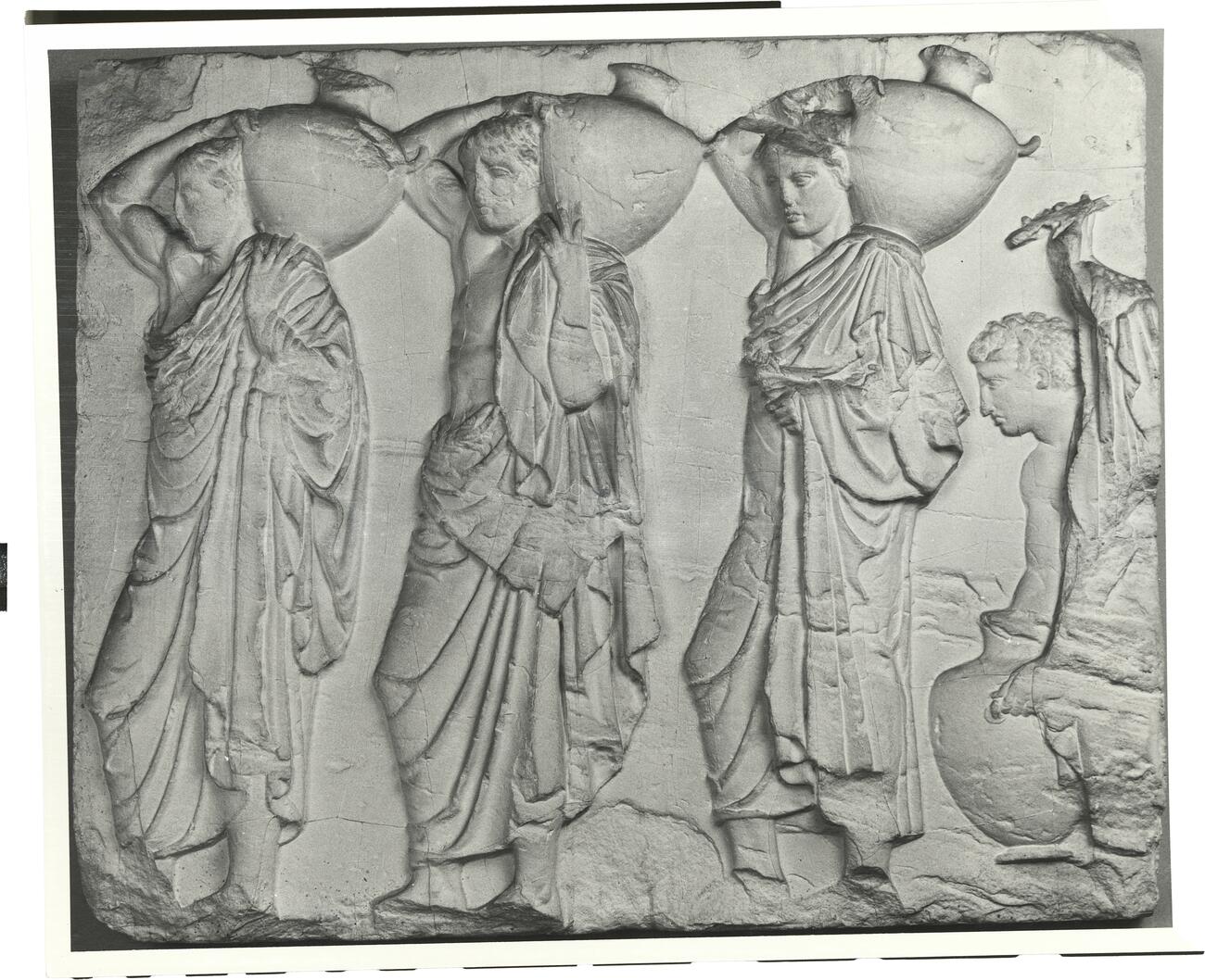 calco di scultura Idrofori: fregio del lato nord del Partenone 547 photo