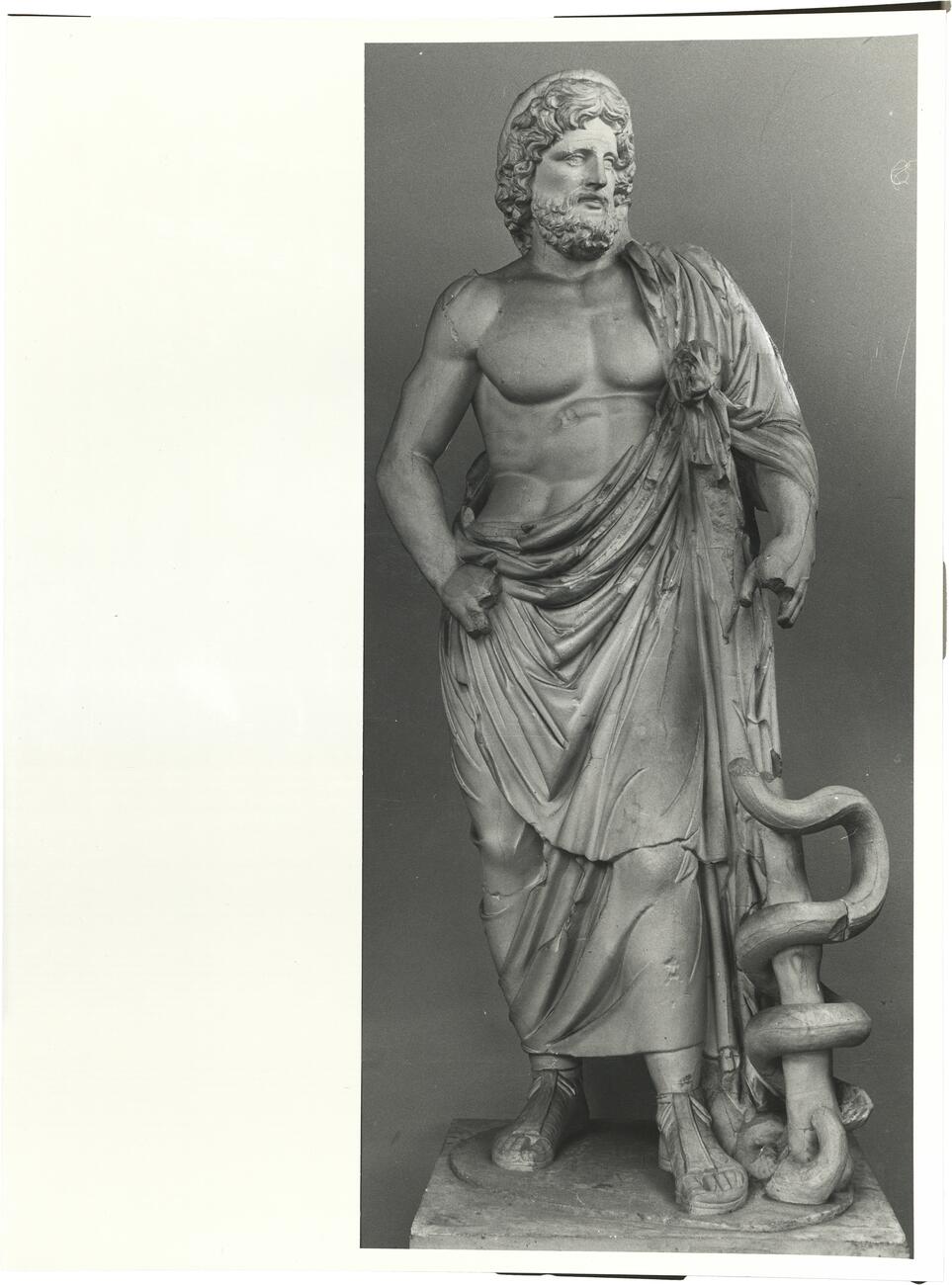 calco di scultura Statua di Asclepio 618 photo