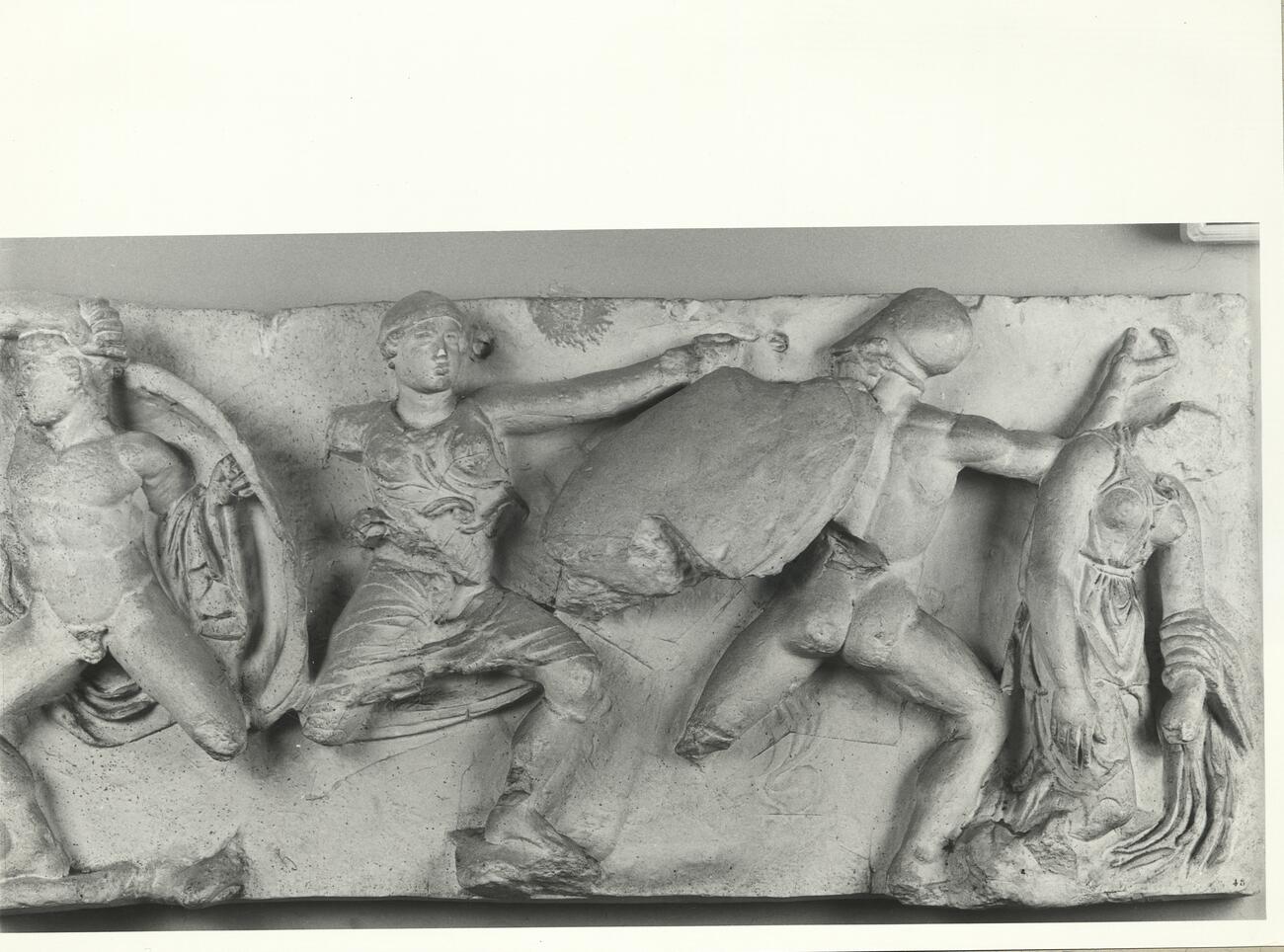 calco di scultura Amazzonomachia, Tempio di Apollo Epicurio a Bassae. Parte del rilievo del lato est del fregio 623 photo