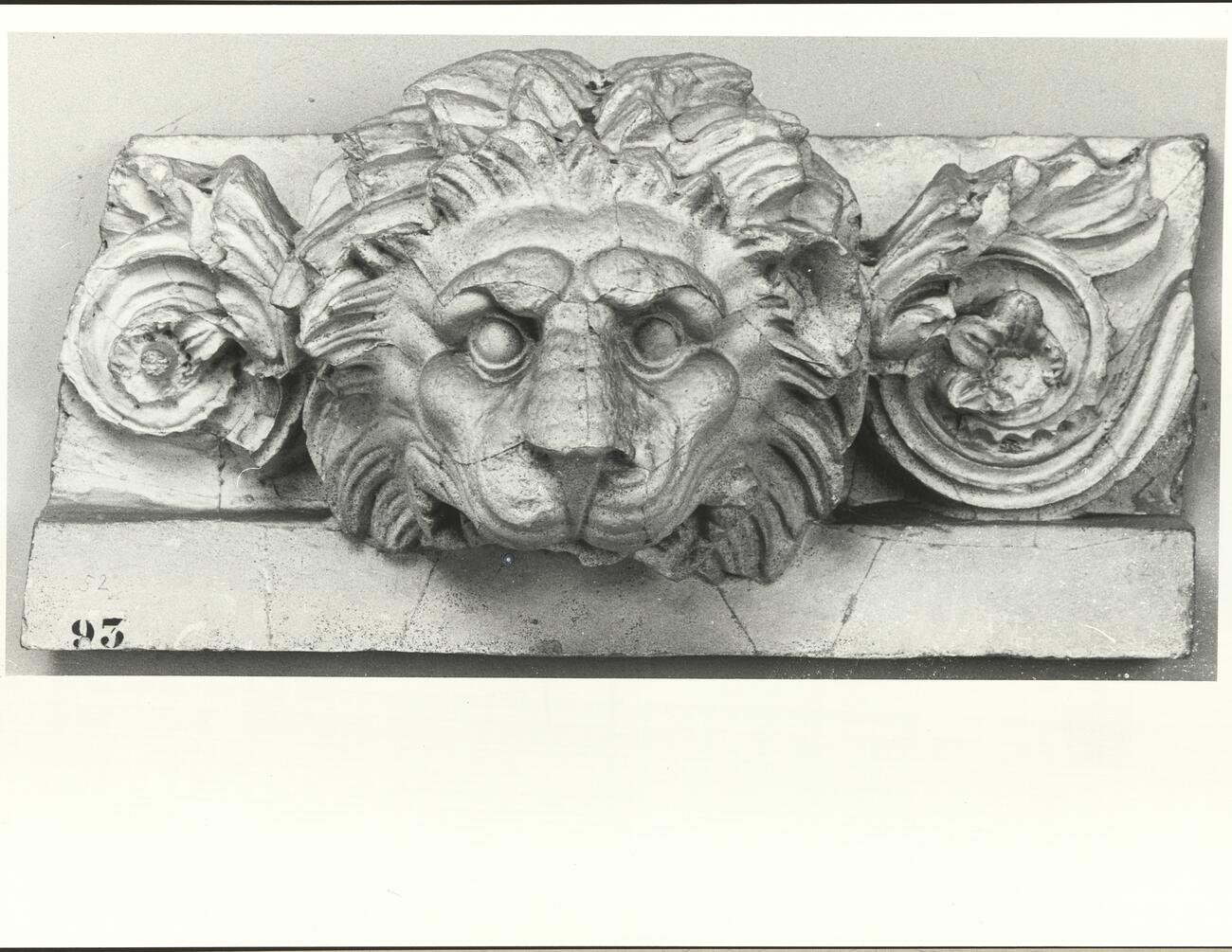 calco di scultura Cimasa con testa leonina dalla tholos (Thymele) di Epidauro 651 photo