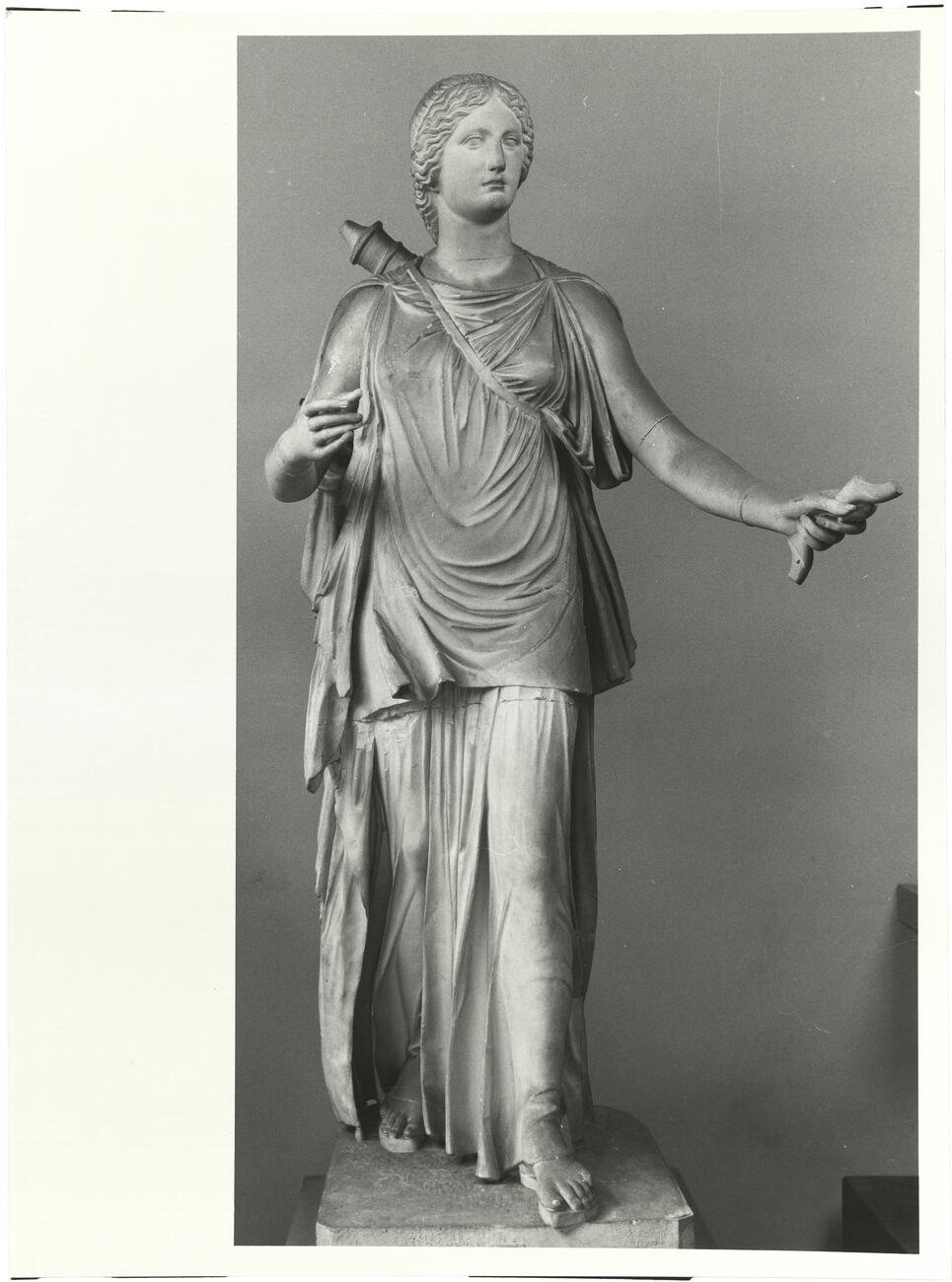 calco di scultura Statua di Artemide (tipo Colonna) 678 photo