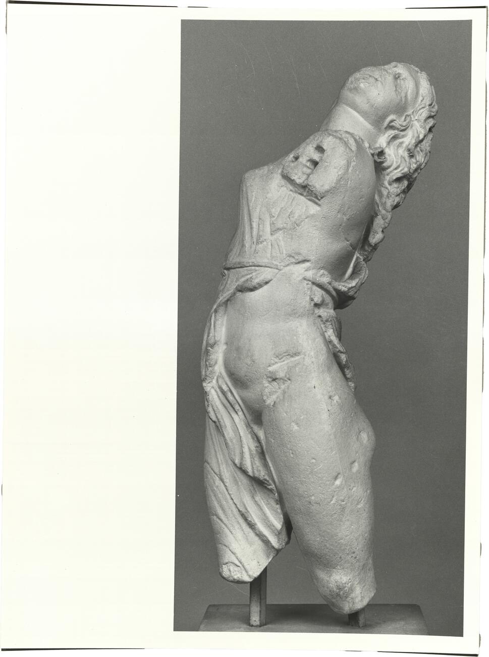 calco di scultura Statuetta di Menade danzante (c.d. Menade di Dresda) 692 photo
