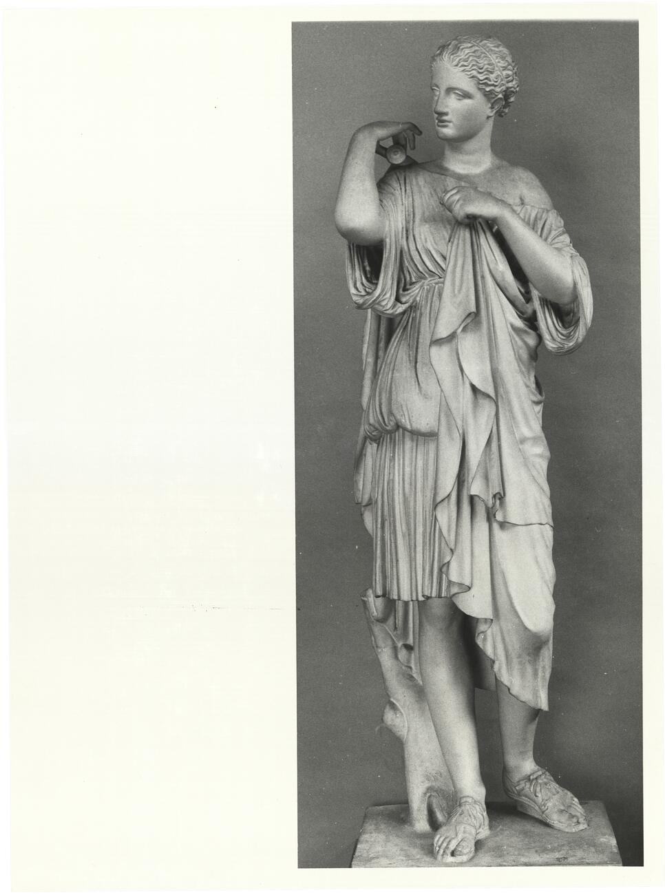 calco di scultura Statua femminile drappeggiata, c.d. Artemide di Gabii 735 photo