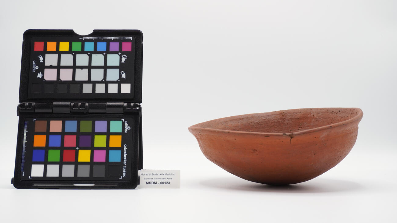 coppa con verniciatura 00123 photo