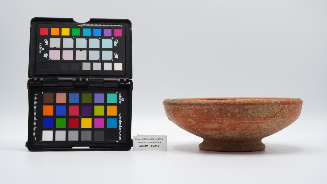 patera con piedistallo 00213 photo