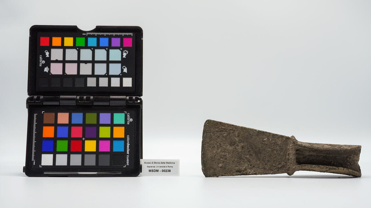 ascia villanoviana 00238 photo