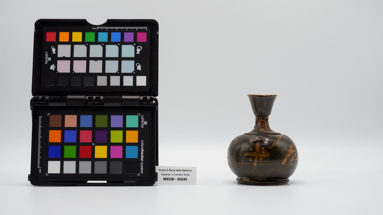 unguentario 00240 photo