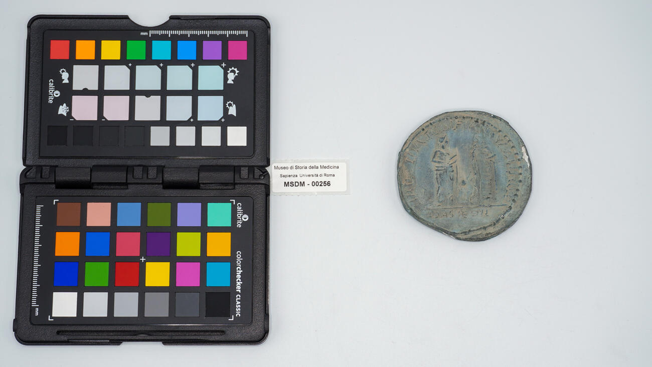 calco di moneta 00256 photo