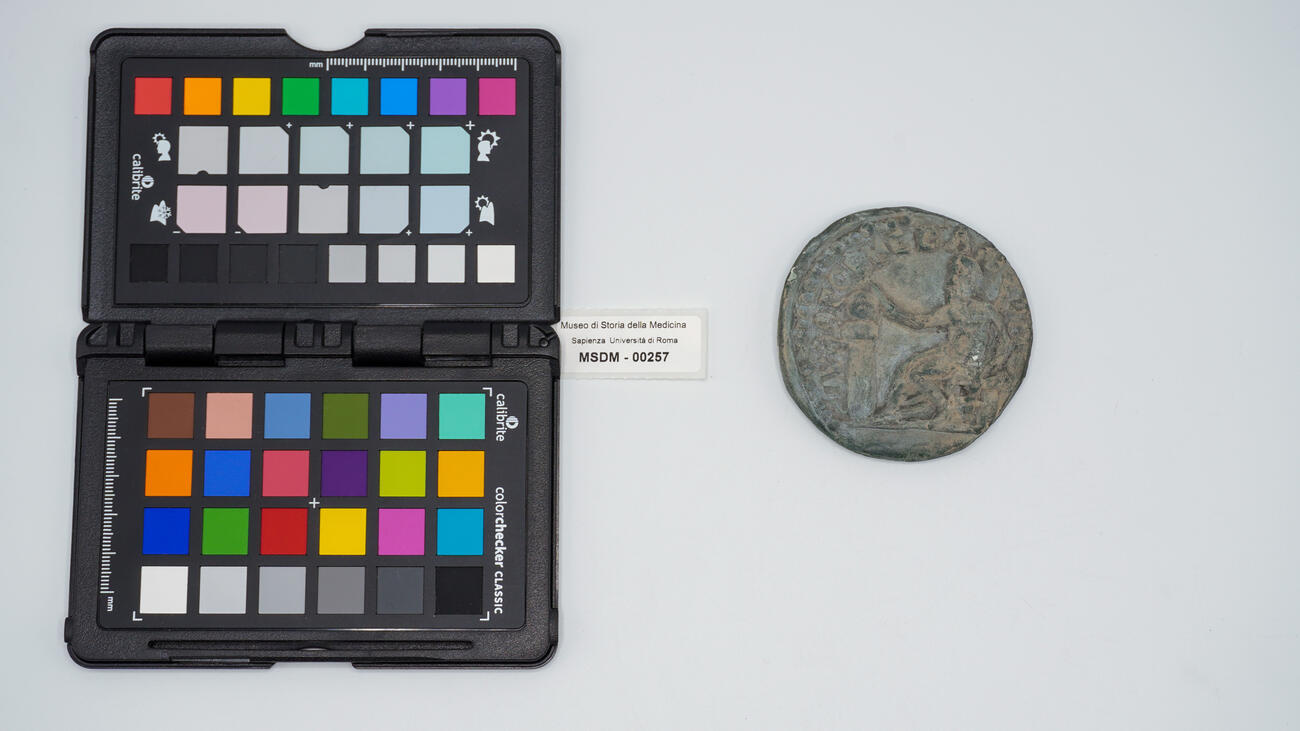 calco di moneta 00257 photo