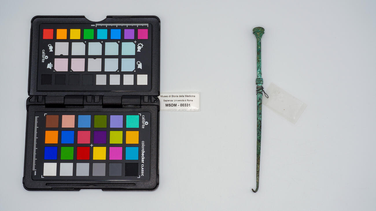 uncino chirurgico 00331 photo