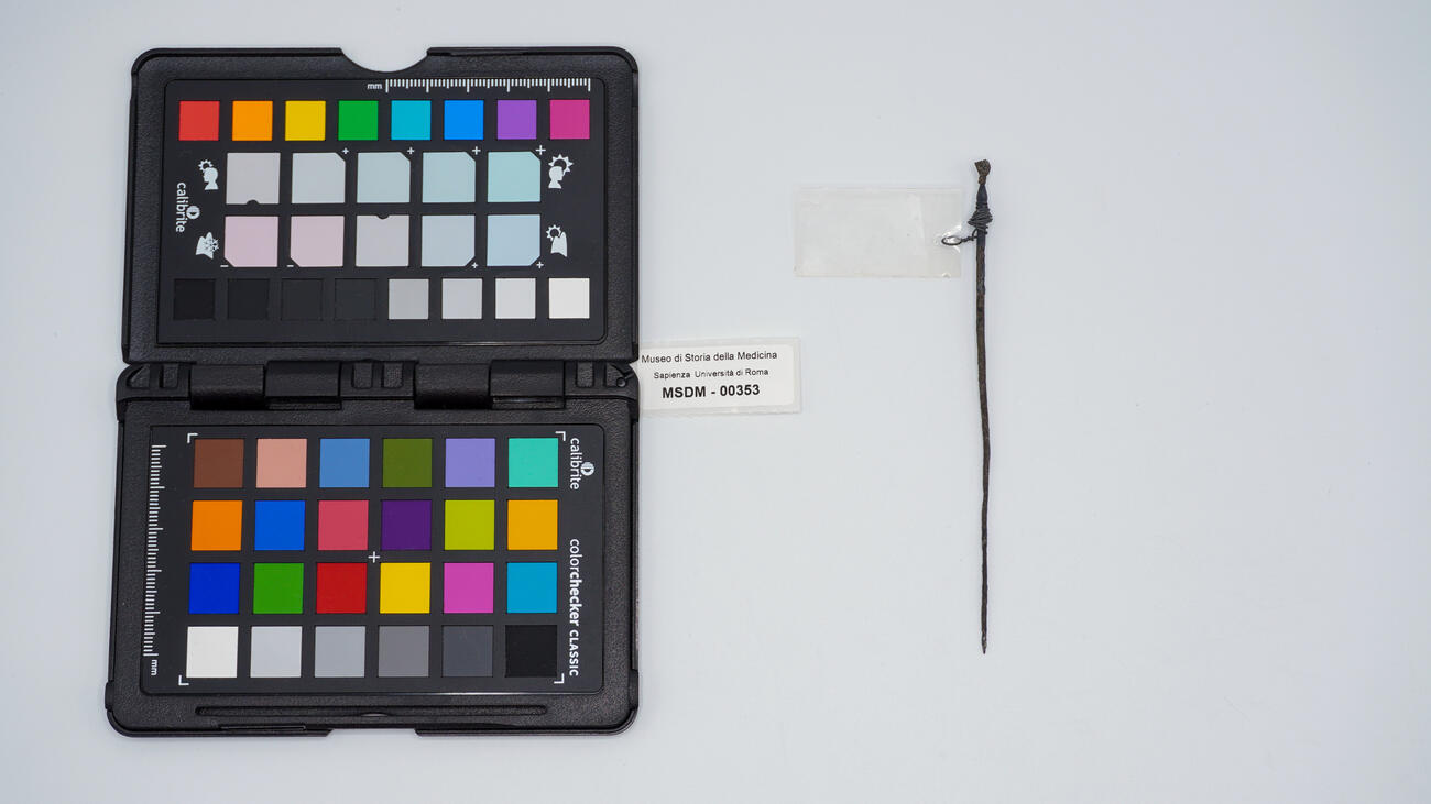 specillo auricolare 00353 photo