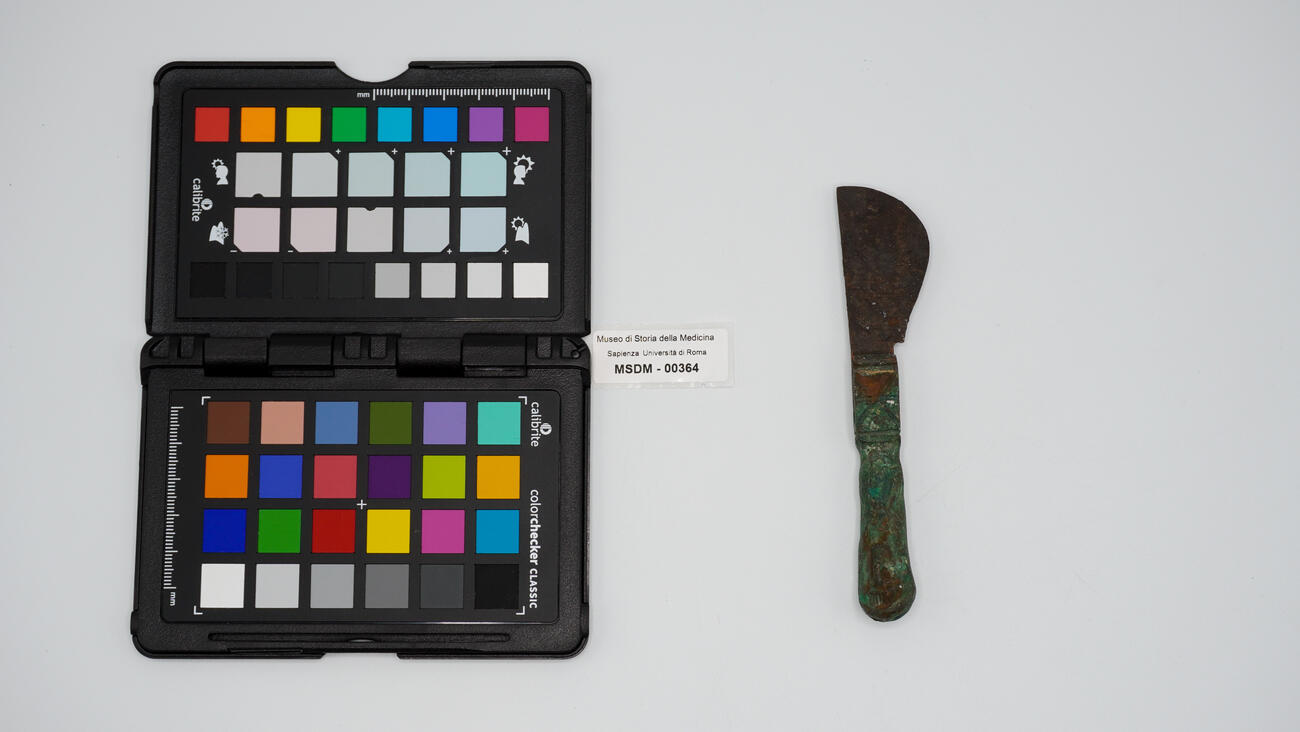 coltello chirurgico 00364 photo