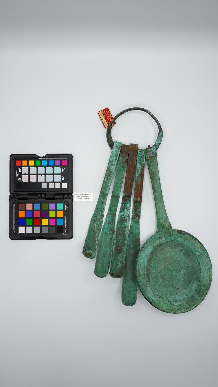 quattro strigili | piatto uniti da anello 00408 photo