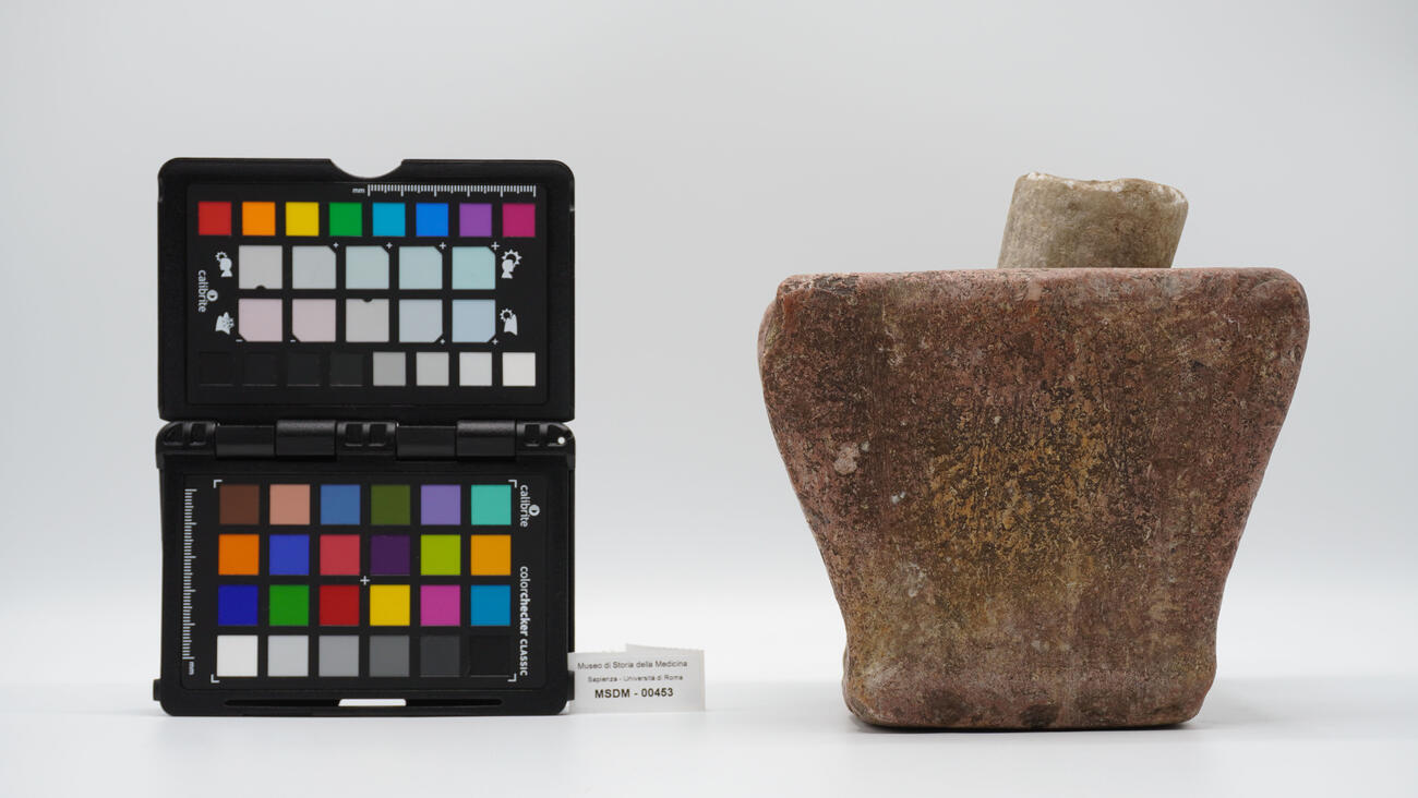 mortaio con pestello 00453 photo